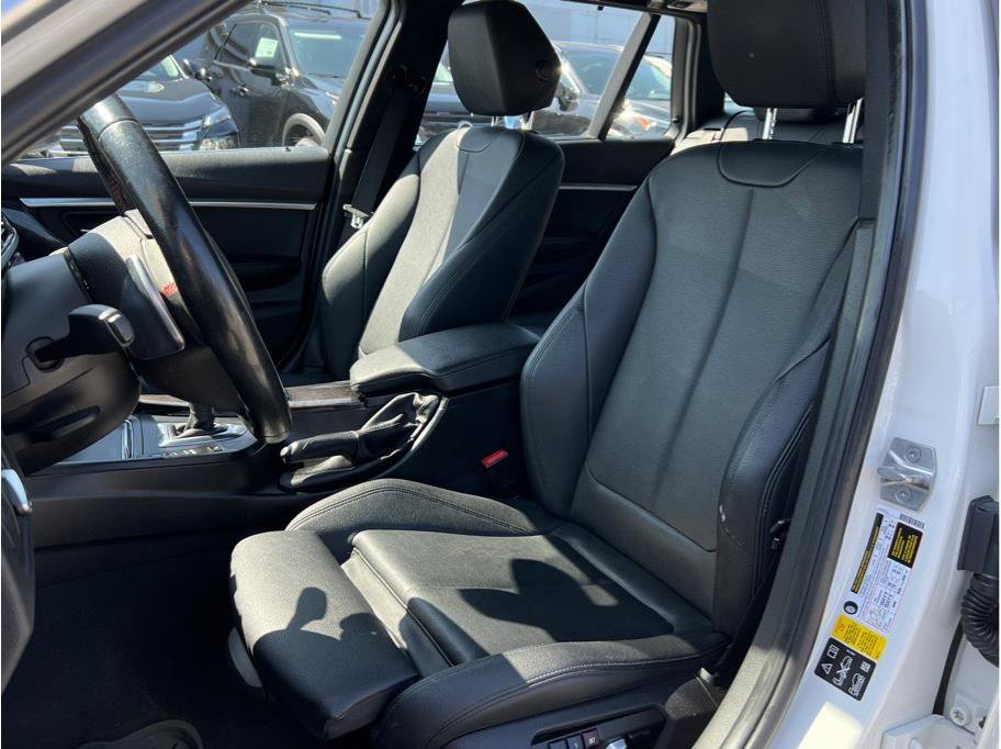 Used 2017 BMW 330i xDrive Wagon image 8