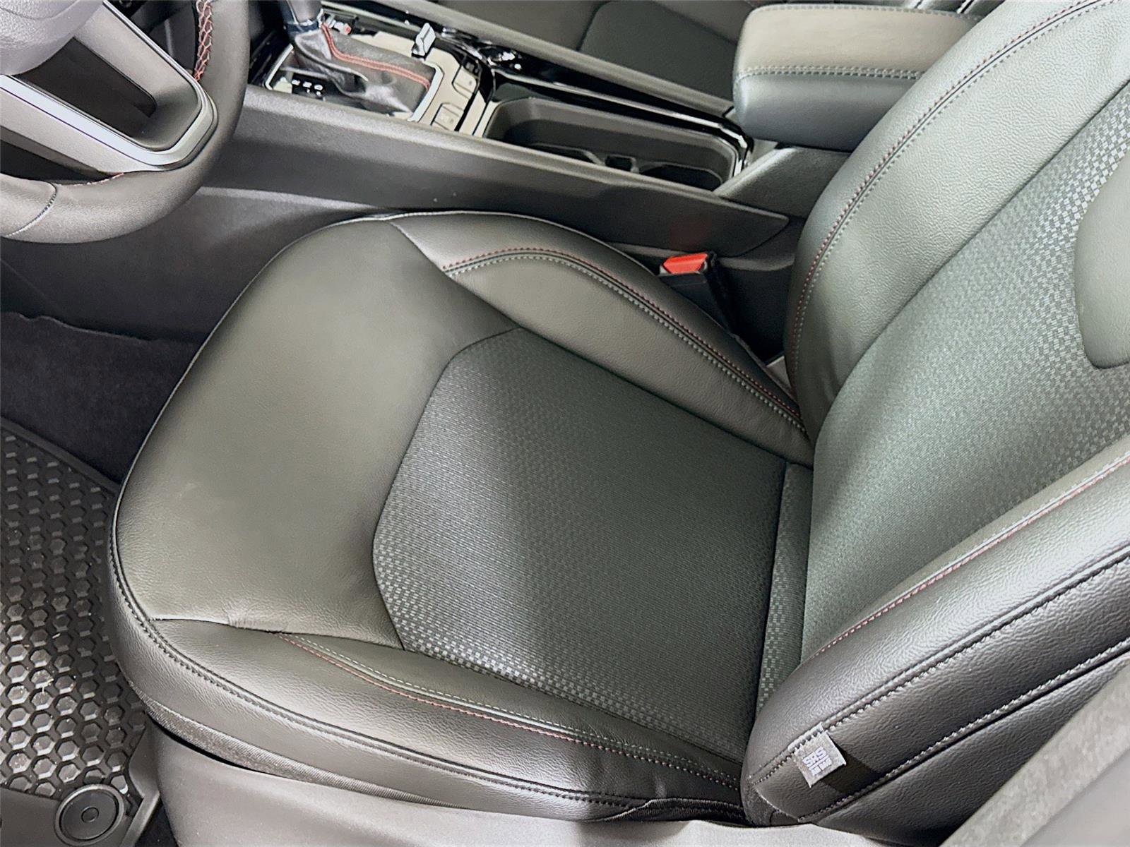 New 2026 Jeep Compass Trailhawk image 13