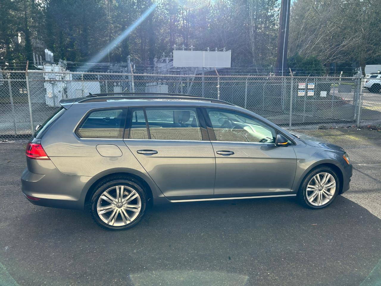 Used 2015 Volkswagen Golf TDI SE image 4