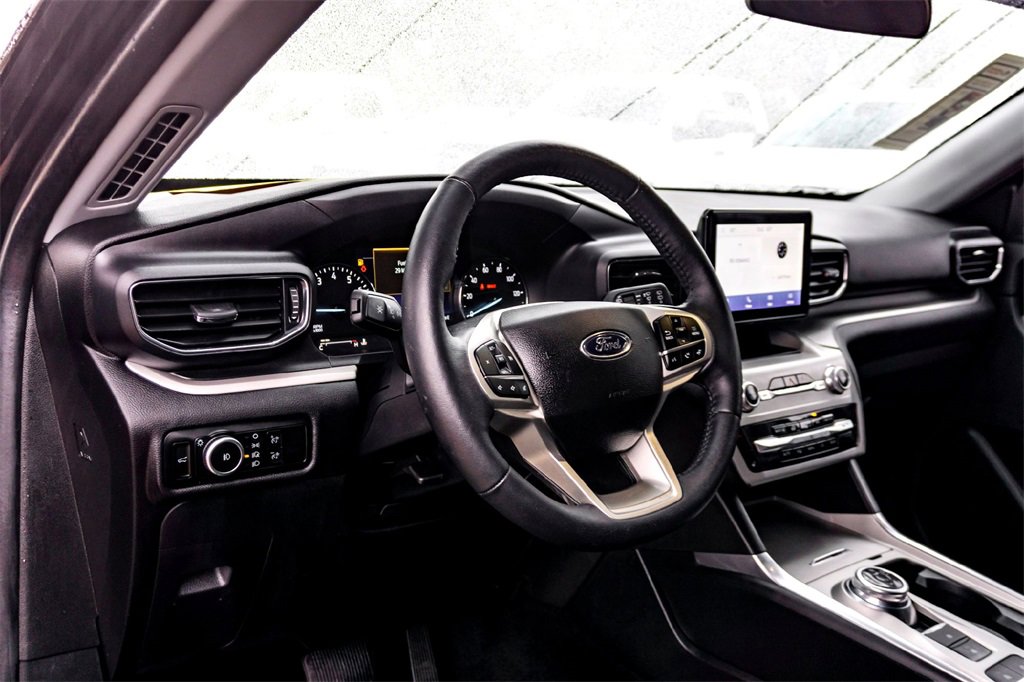 Used 2023 Ford Explorer XLT w/ Equipment Group 202A image 15