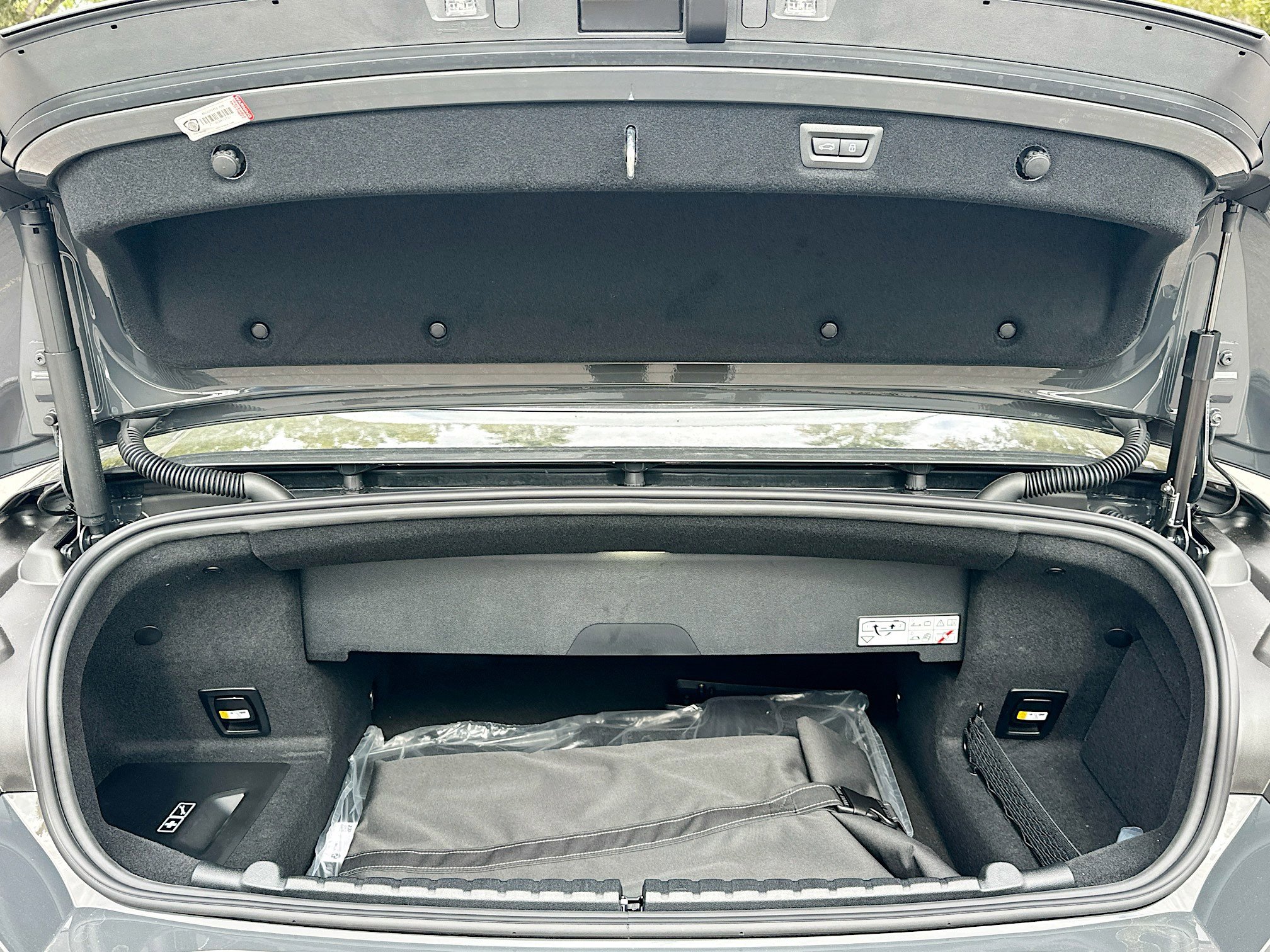 New 2026 BMW 840i Convertible image 19