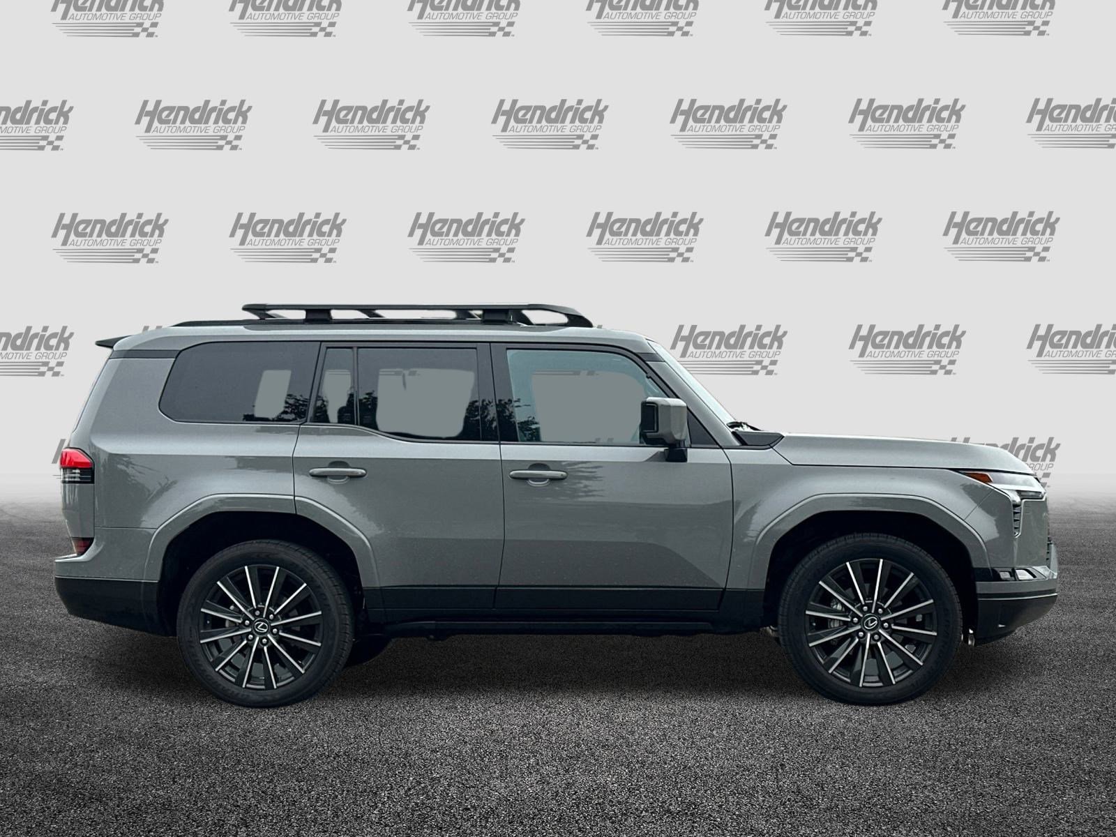 Used 2024 Lexus GX 550 image 3