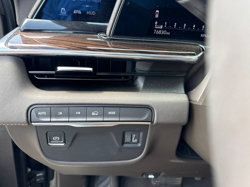 Used 2023 Cadillac Escalade ESV Premium Luxury AWD/4WD image 11