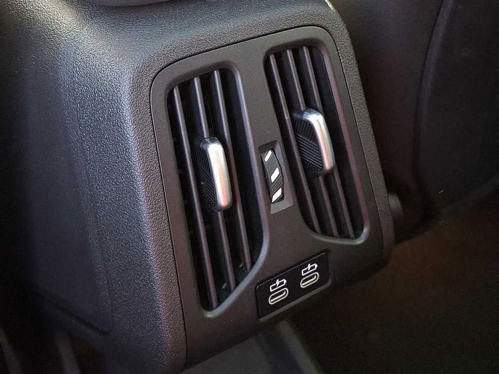 Used 2025 BMW X2 xDrive28i image 11