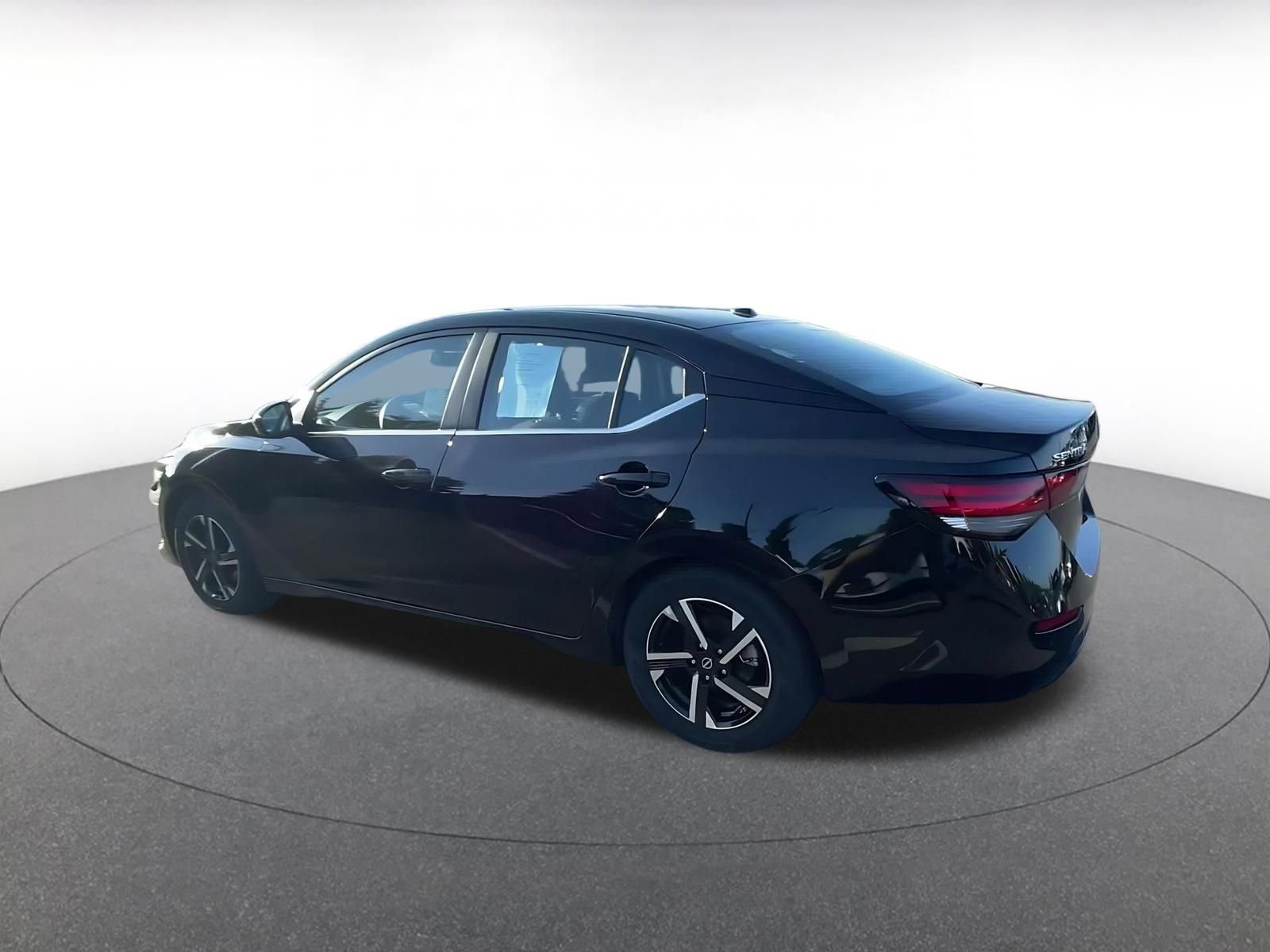 Used 2025 Nissan Sentra SV image 10