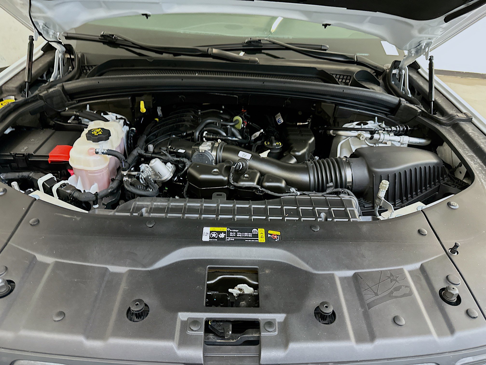 Used 2023 Jeep Grand Cherokee L Laredo image 36