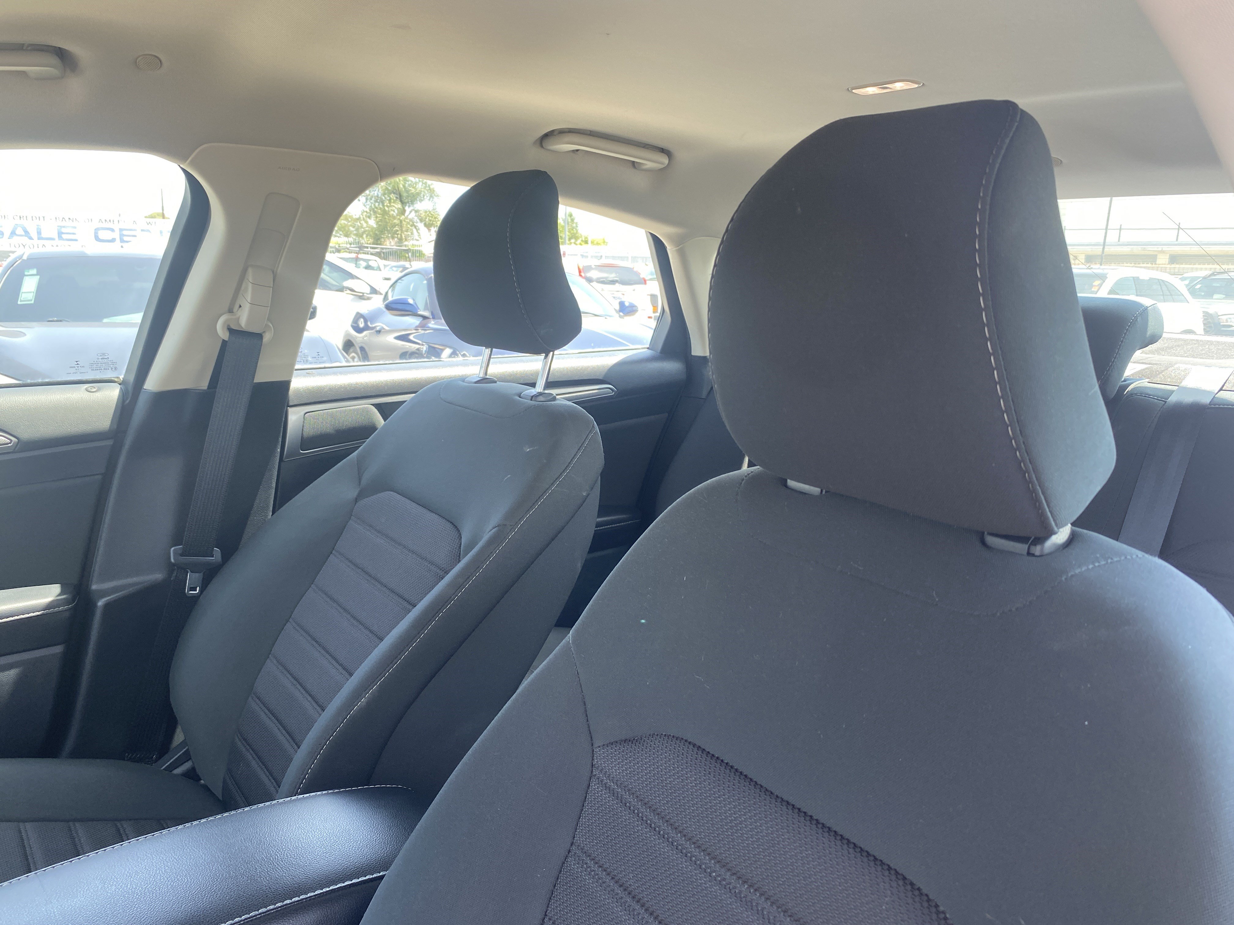 Used 2019 Ford Fusion SE FWD image 19