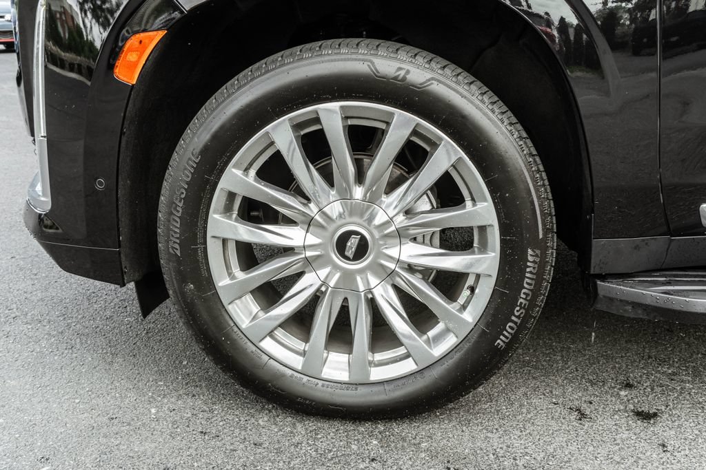 Used 2023 Cadillac Escalade Premium Luxury AWD/4WD image 37