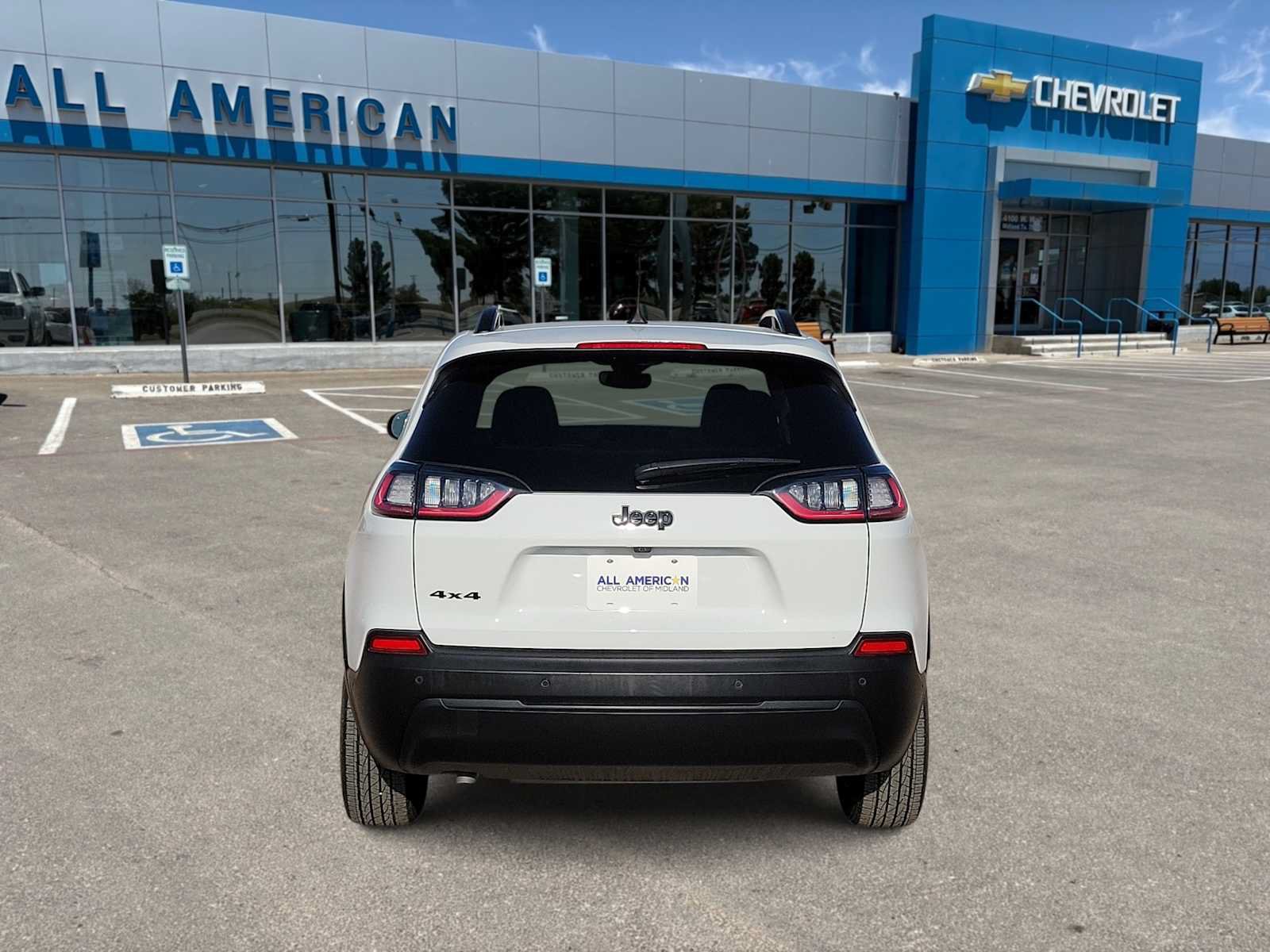 Used 2023 Jeep Cherokee Altitude Lux AWD/4WD image 7