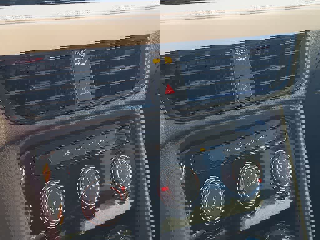 Used 2025 Volkswagen Taos S image 28