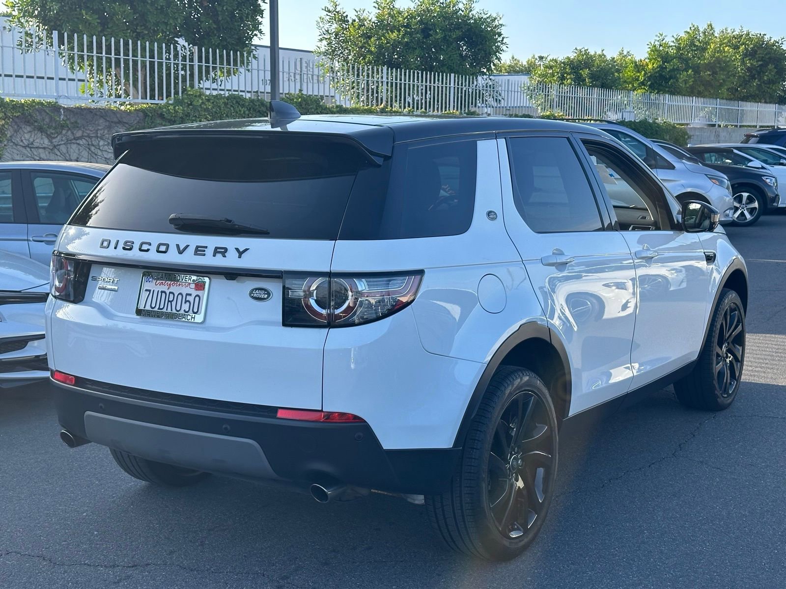 Used 2017 Land Rover Discovery Sport HSE Luxury image 9