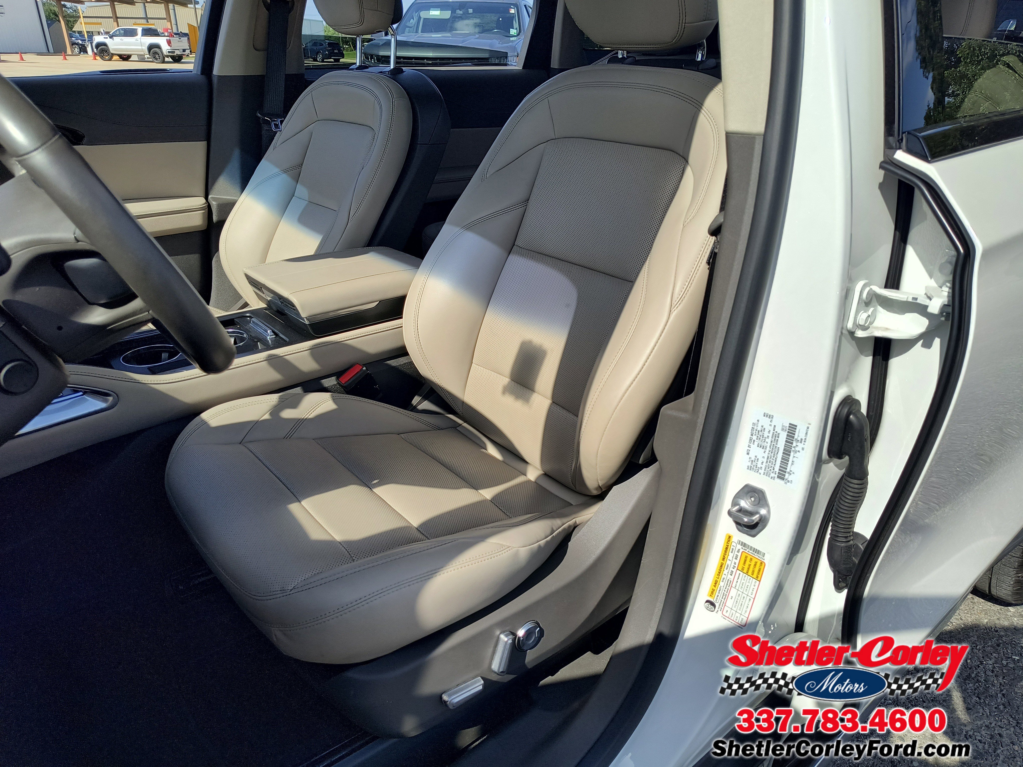 Used 2024 Lincoln Nautilus Premier w/ Equipment Group 102A image 18