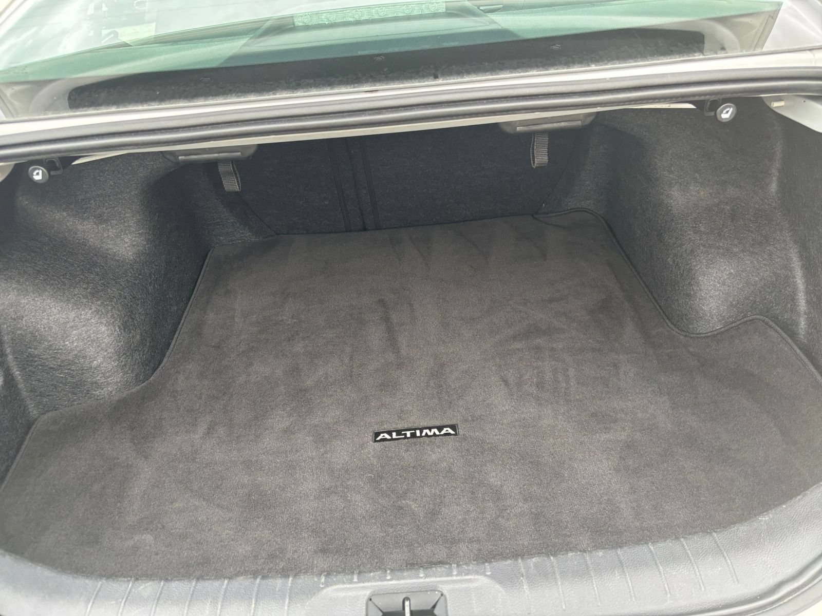 Used 2025 Nissan Altima 2.5 SV FWD image 25