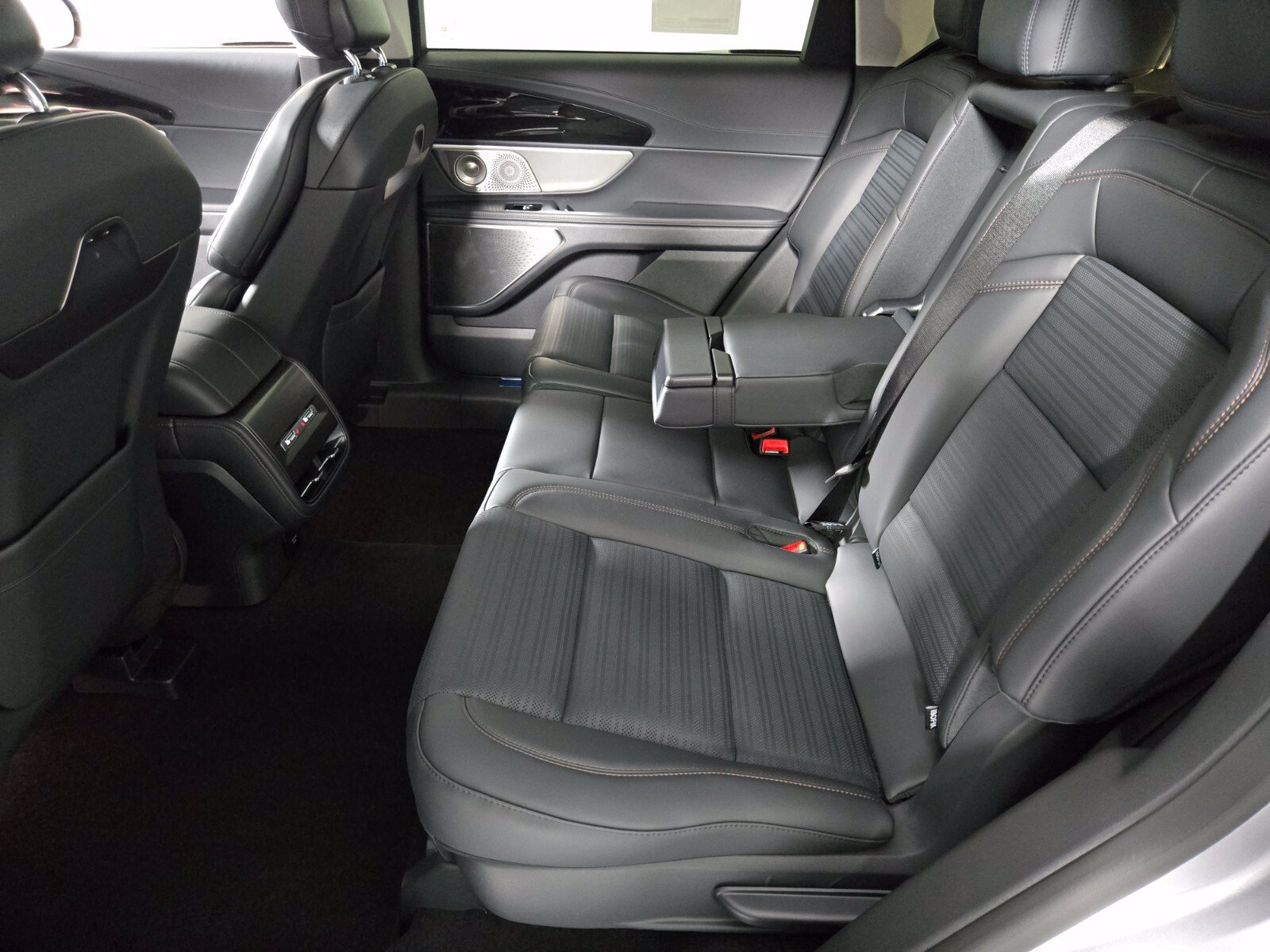 New 2026 Lincoln Nautilus Reserve AWD/4WD image 14