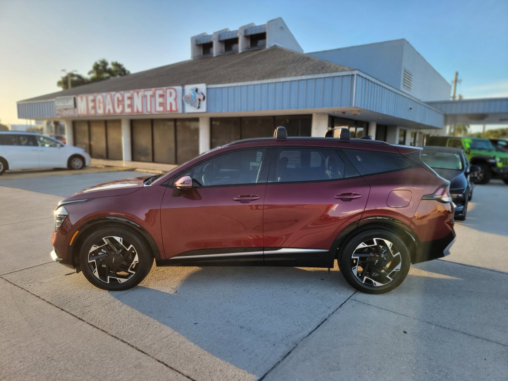 Used 2025 Kia Sportage SX FWD image 2