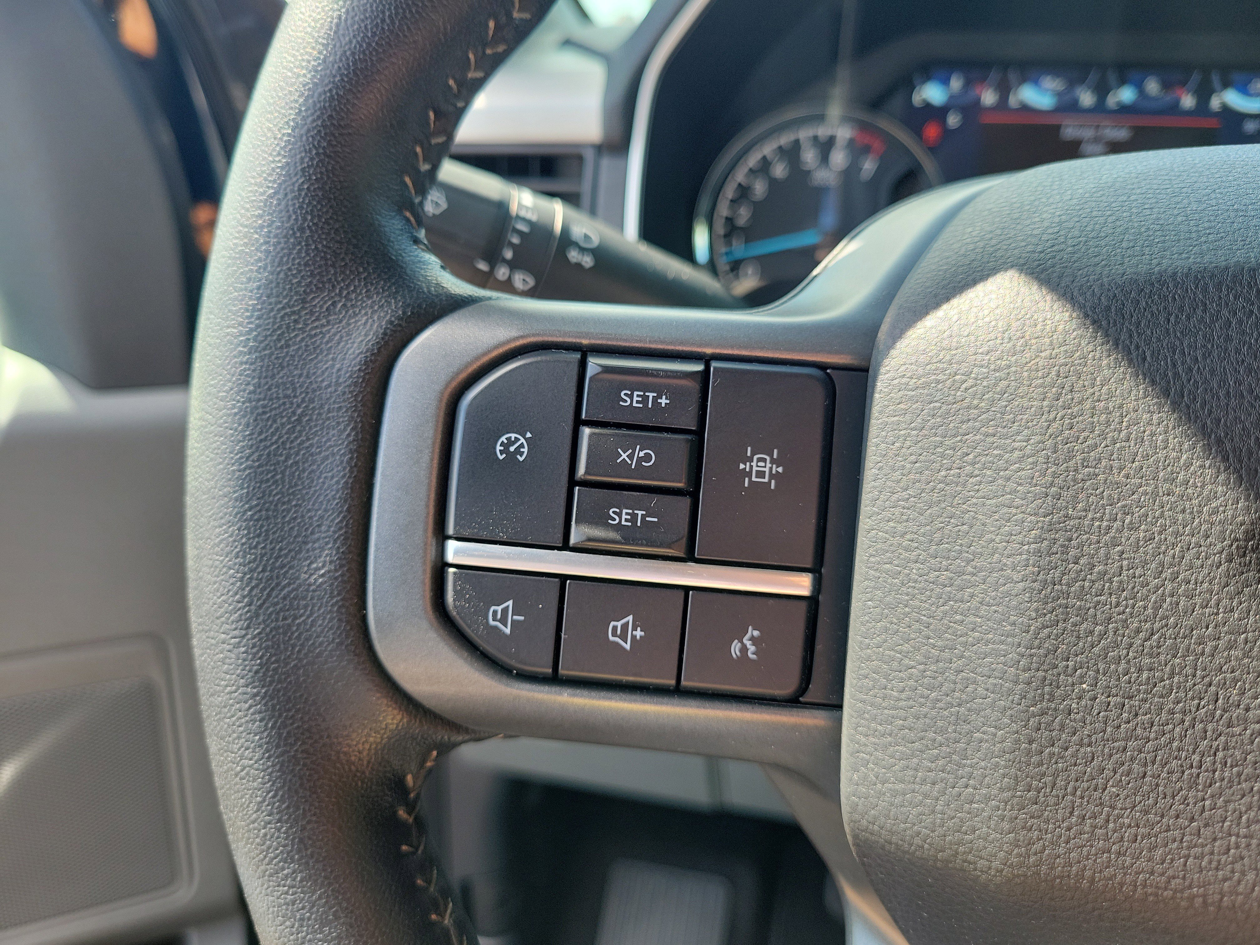Used 2022 Ford F150 XLT w/ Equipment Group 302A High image 25