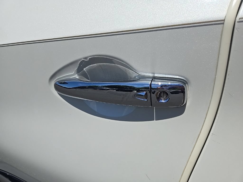 Used 2018 Nissan Murano SL w/ Moonroof Package AWD/4WD image 11