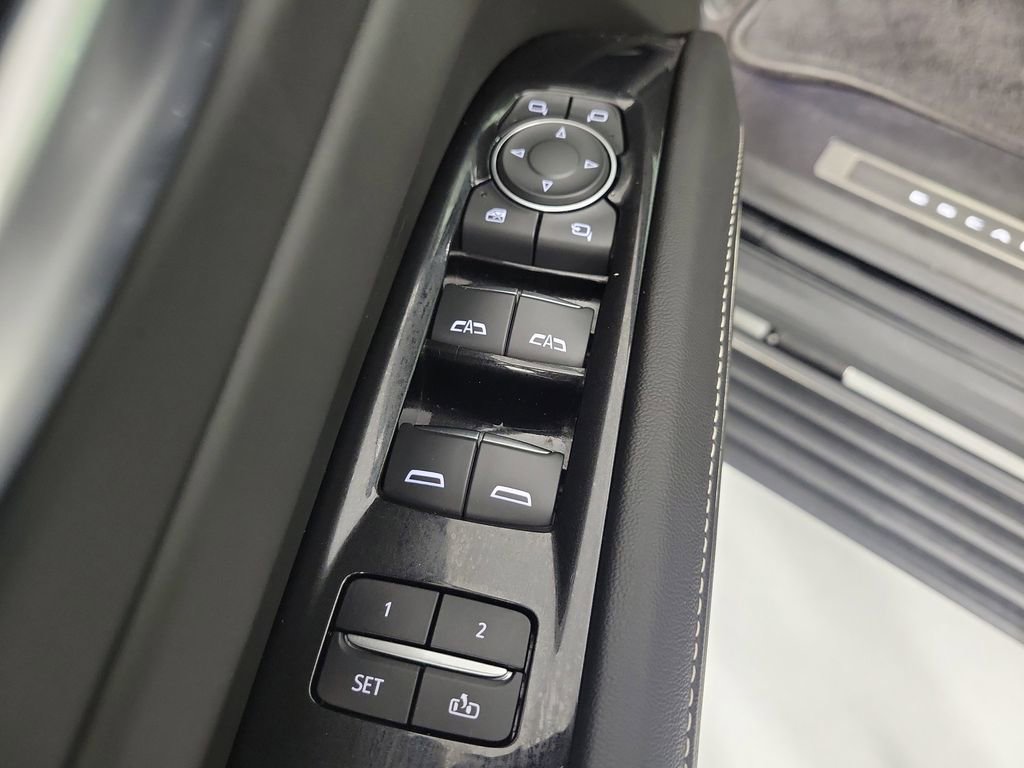 Certified 2023 Cadillac Escalade Premium Luxury Platinum image 21