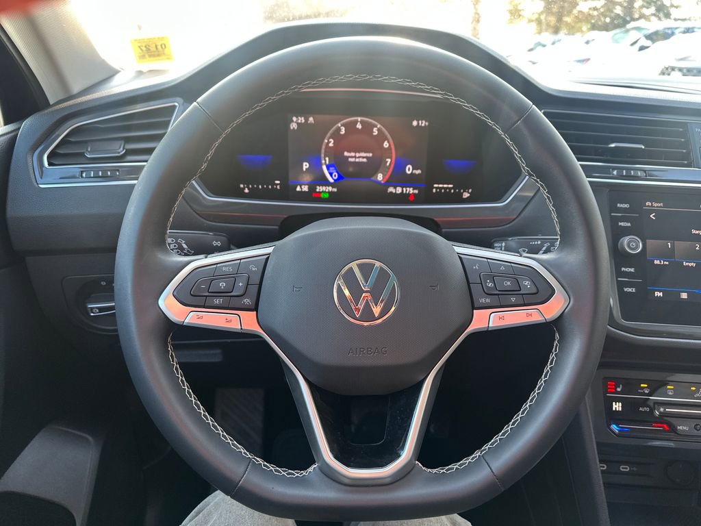Certified 2022 Volkswagen Tiguan SE w/ Panoramic Sunroof Package image 7