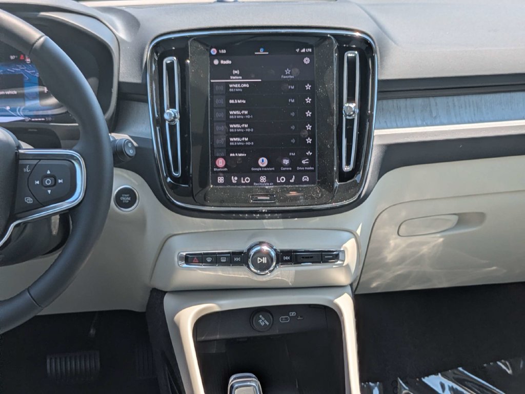 New 2026 Volvo XC40 B5 Plus w/ Protection Package Premier AWD/4WD image 20