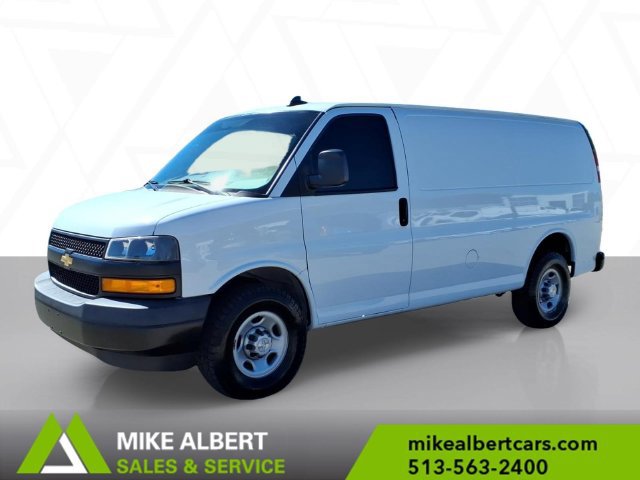 Used 2019 Chevrolet Express 2500 w/ Driver Convenience Package RWD image 3