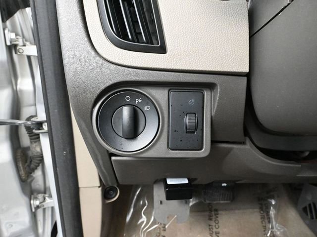 Used 2011 Ford Focus SE w/ 201A Rapid Spec Order Code FWD image 28