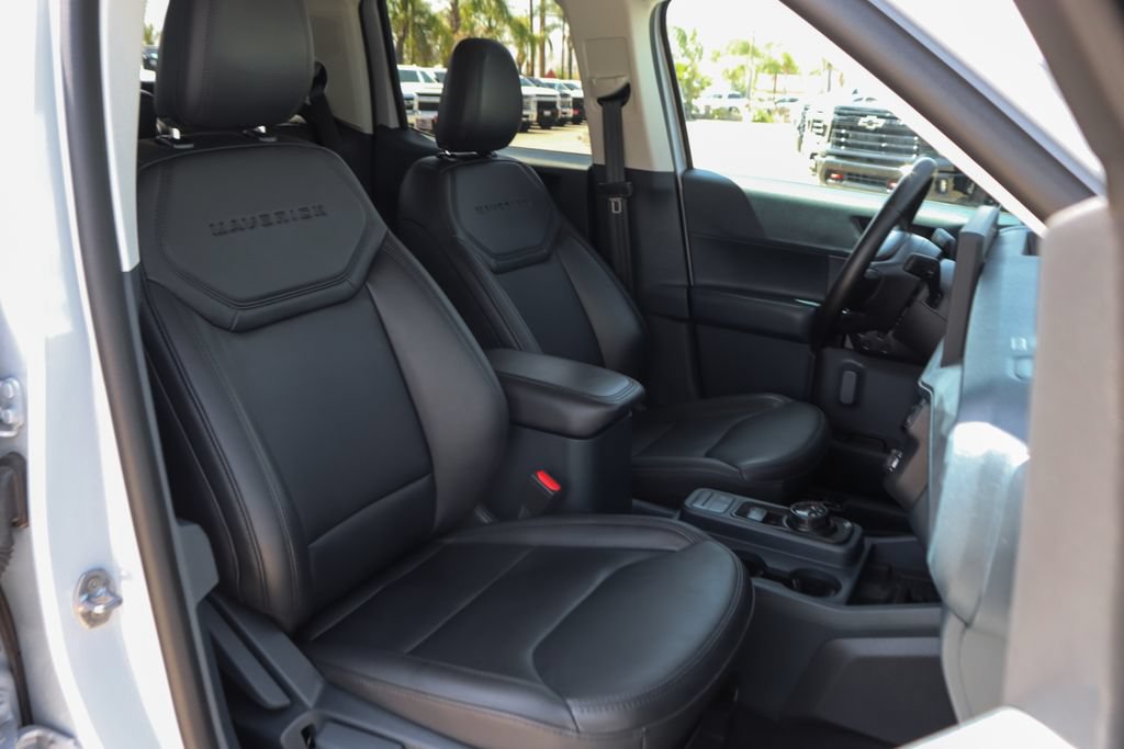 Used 2025 Ford Maverick Lariat w/ Black Appearance Package AWD/4WD image 39