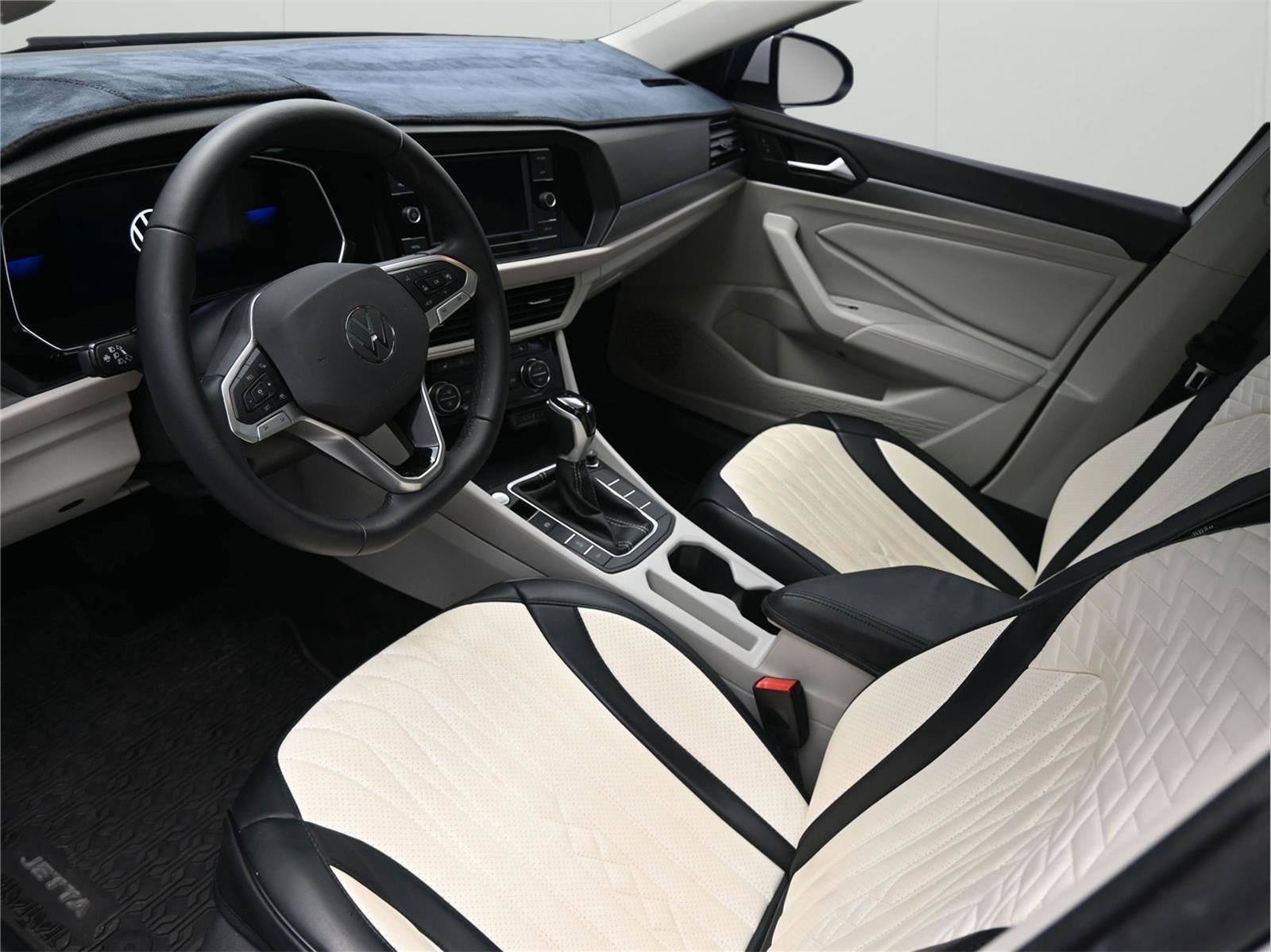 Used 2023 Volkswagen Jetta SE image 9