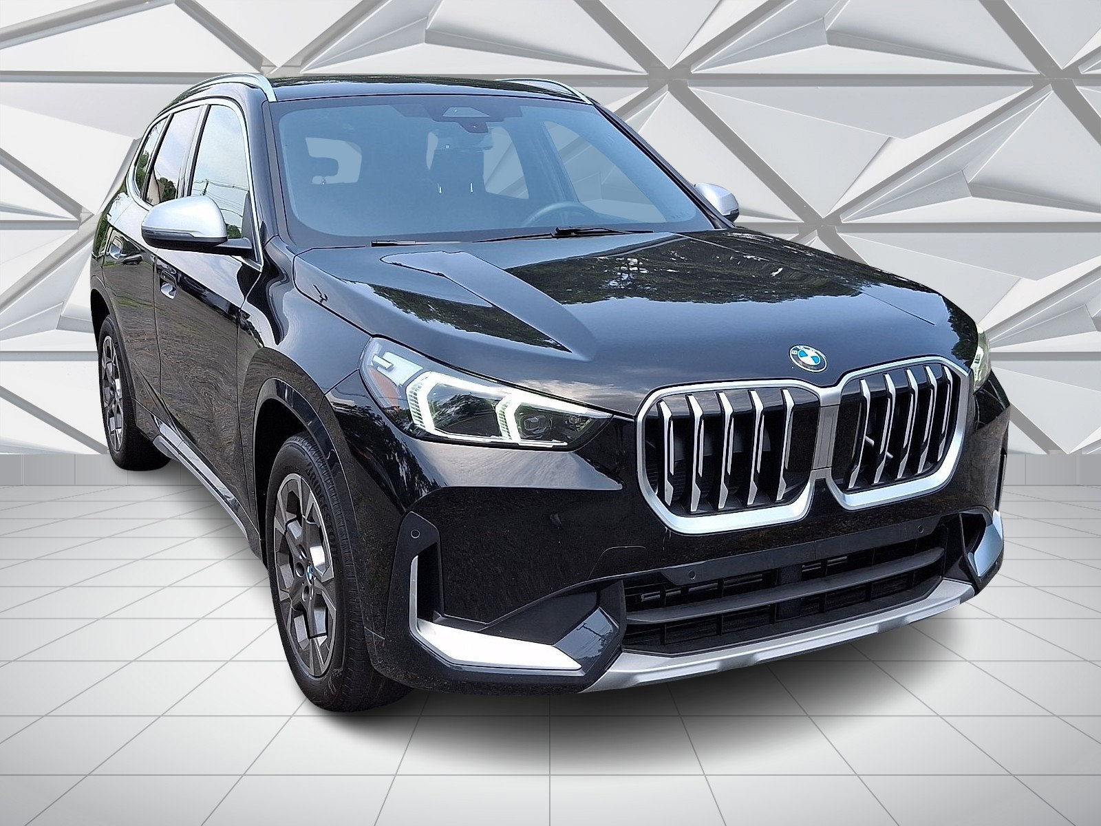 Used 2023 BMW X1 xDrive28i w/ Convenience Package AWD/4WD image 2