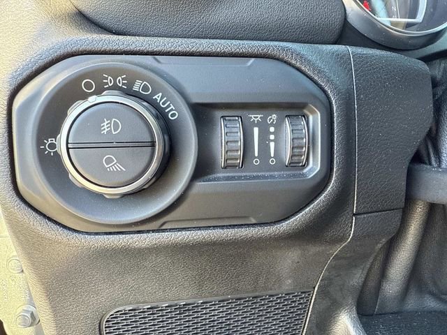 Used 2020 Jeep Gladiator Overland w/ Safety Group image 29