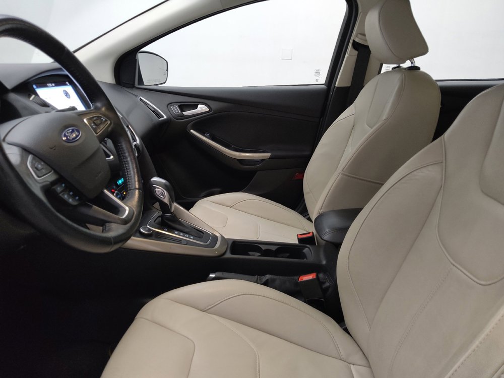 Used 2016 Ford Focus Titanium FWD image 17