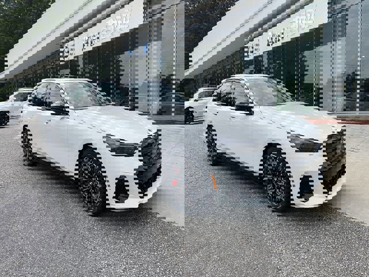 Used 2025 BMW i5 M60 w/ Premium Package image 2