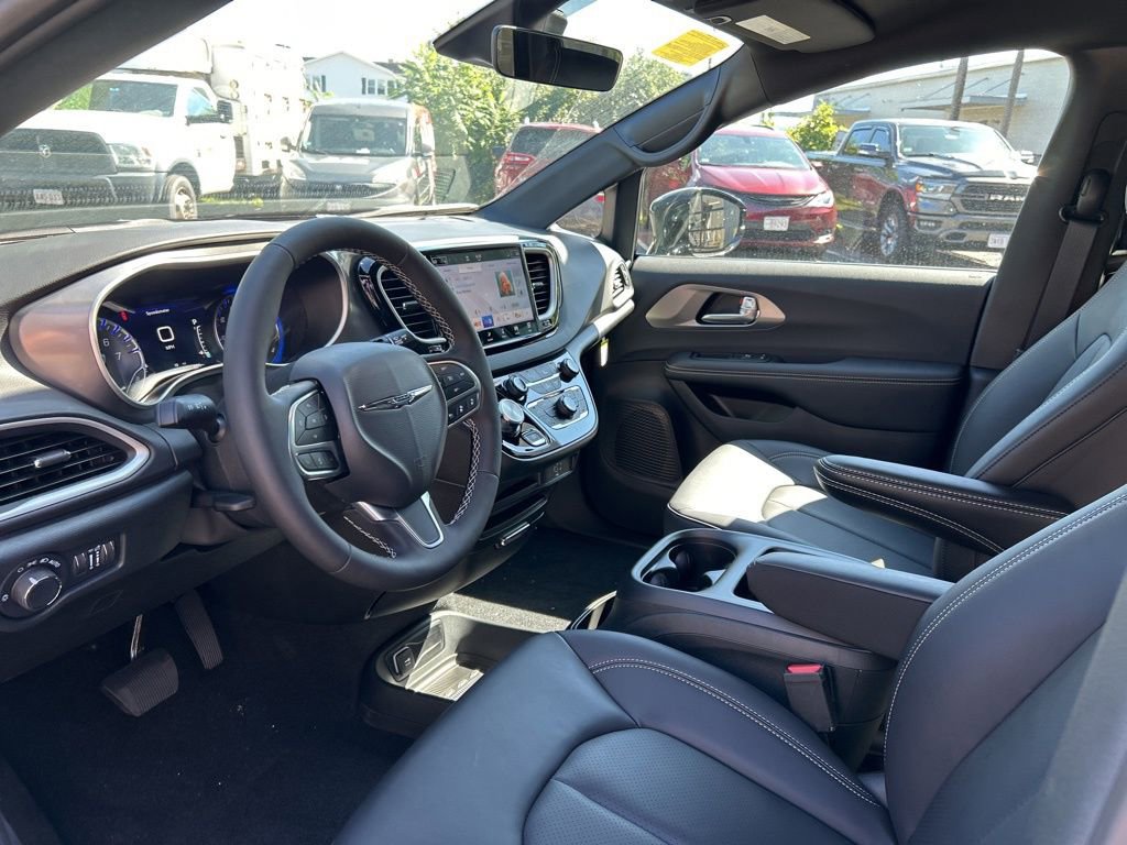 New 2026 Chrysler Voyager LX image 43