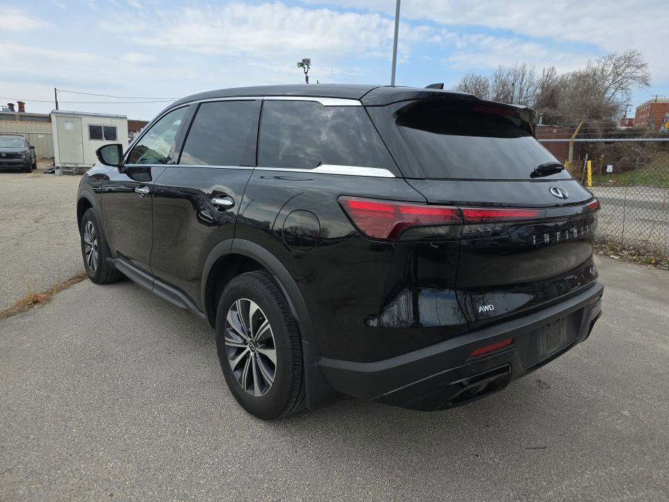 Used 2023 INFINITI QX60 Pure image 4