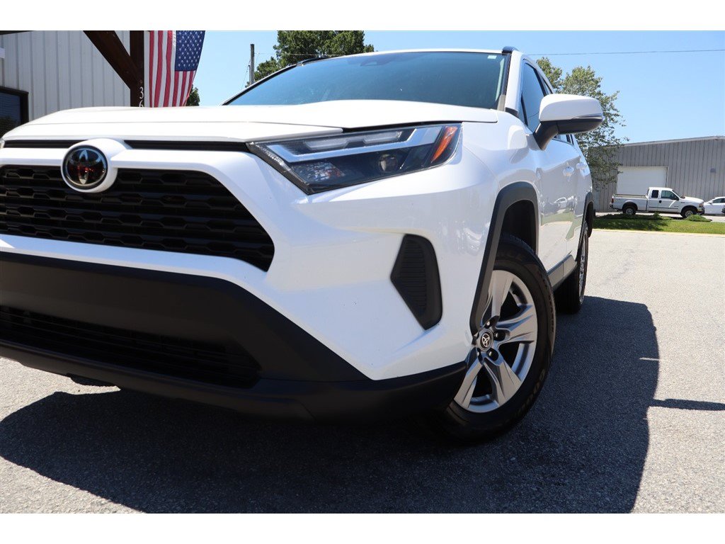 Used 2023 Toyota RAV4 XLE FWD image 11