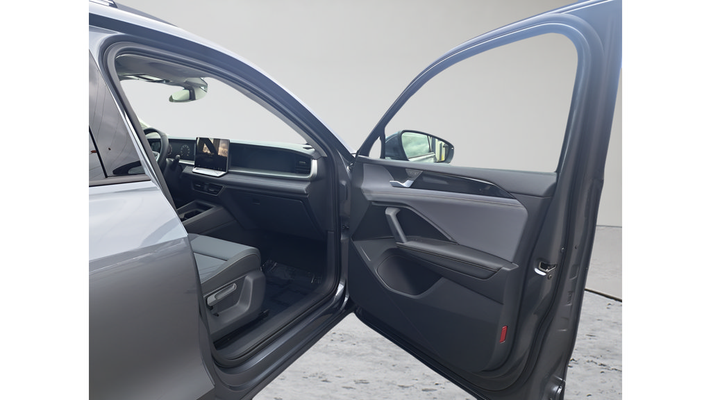 New 2026 Volkswagen Tiguan SE AWD/4WD image 12