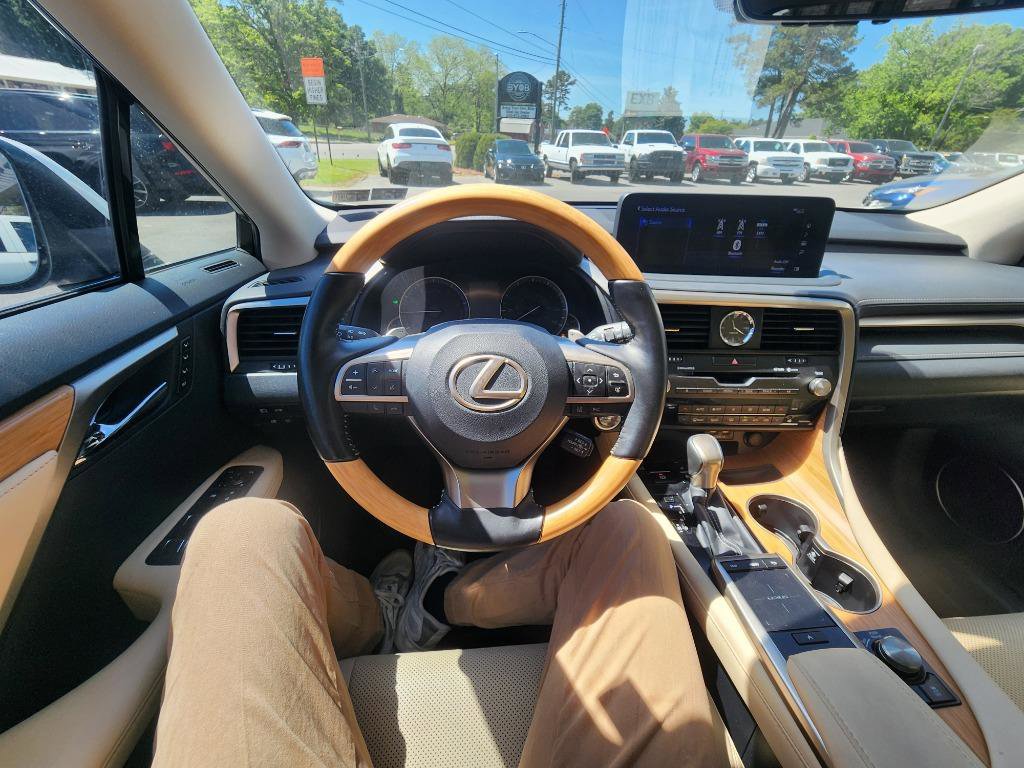 Used 2021 Lexus RX 350L Premium w/ Premium Package image 21