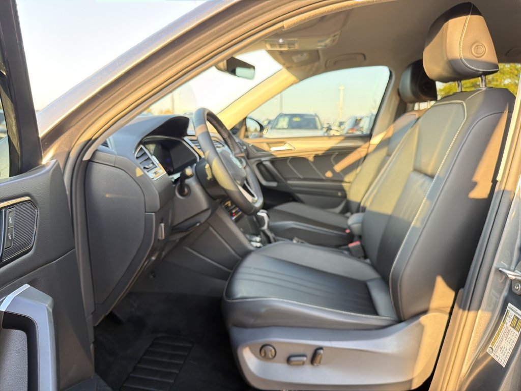 Used 2024 Volkswagen Tiguan SE FWD image 11