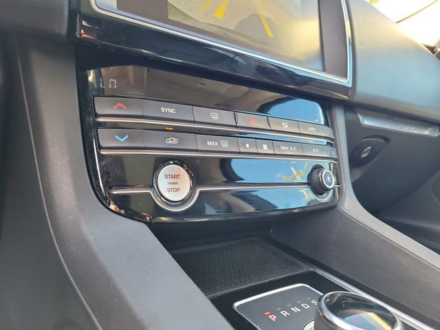 Used 2020 Jaguar F-PACE AWD/4WD image 21
