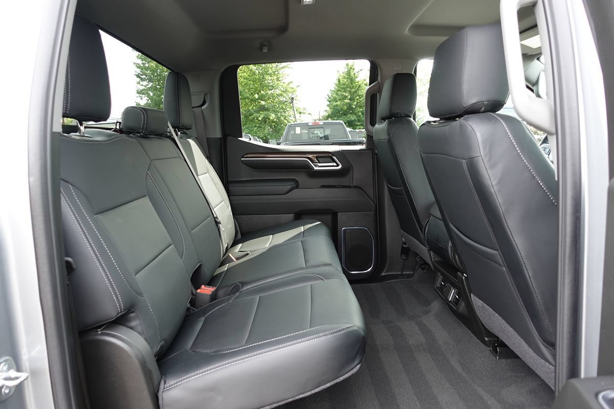 Used 2024 Chevrolet Silverado 1500 LT AWD/4WD image 28