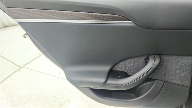 Used 2023 Tesla Model S Standard Range image 30