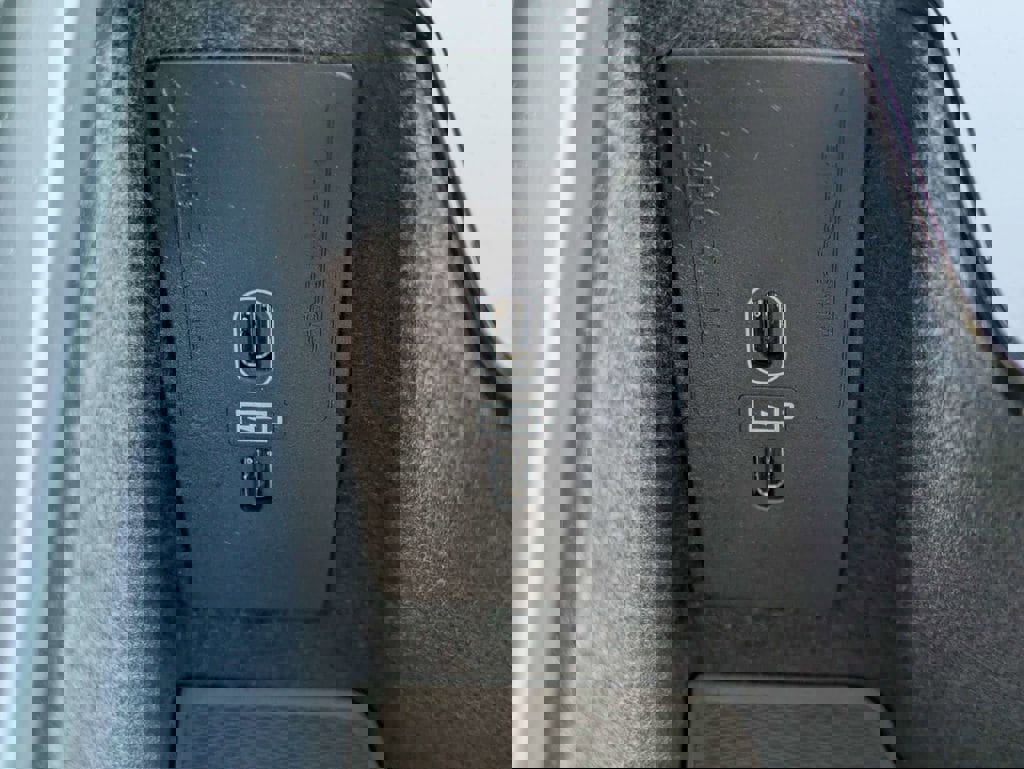 New 2026 Volvo XC60 T8 Core w/ Protection Package Premier image 32