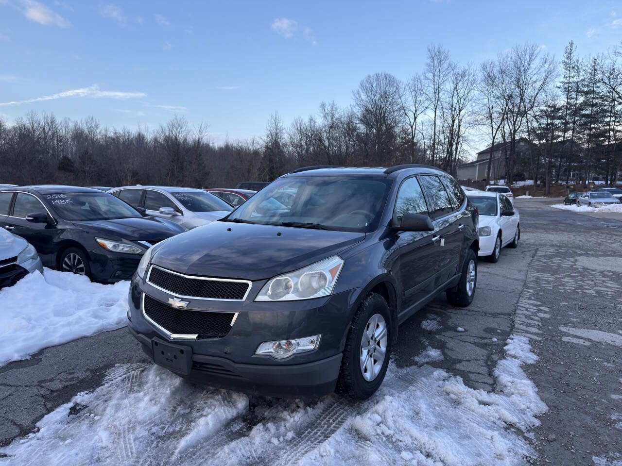 Used 2012 Chevrolet Traverse LS FWD image 2