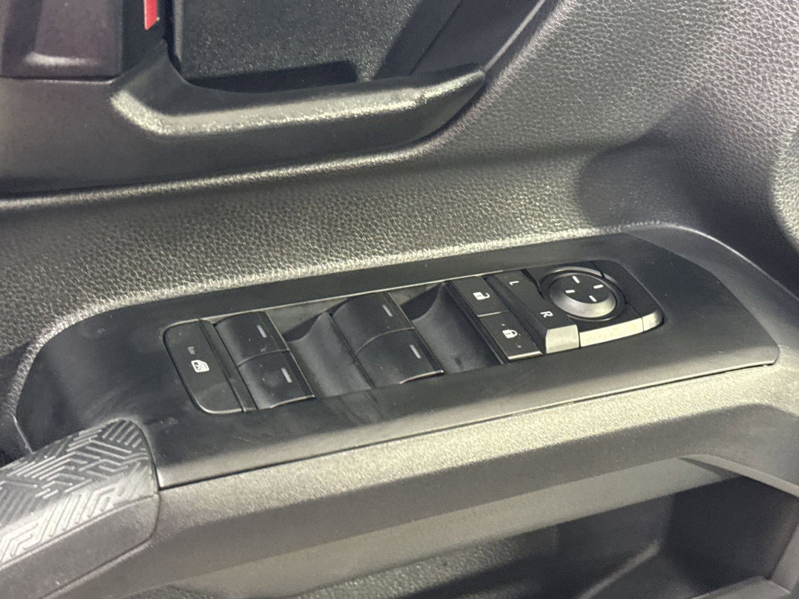 Used 2025 Toyota Tacoma SR5 image 19