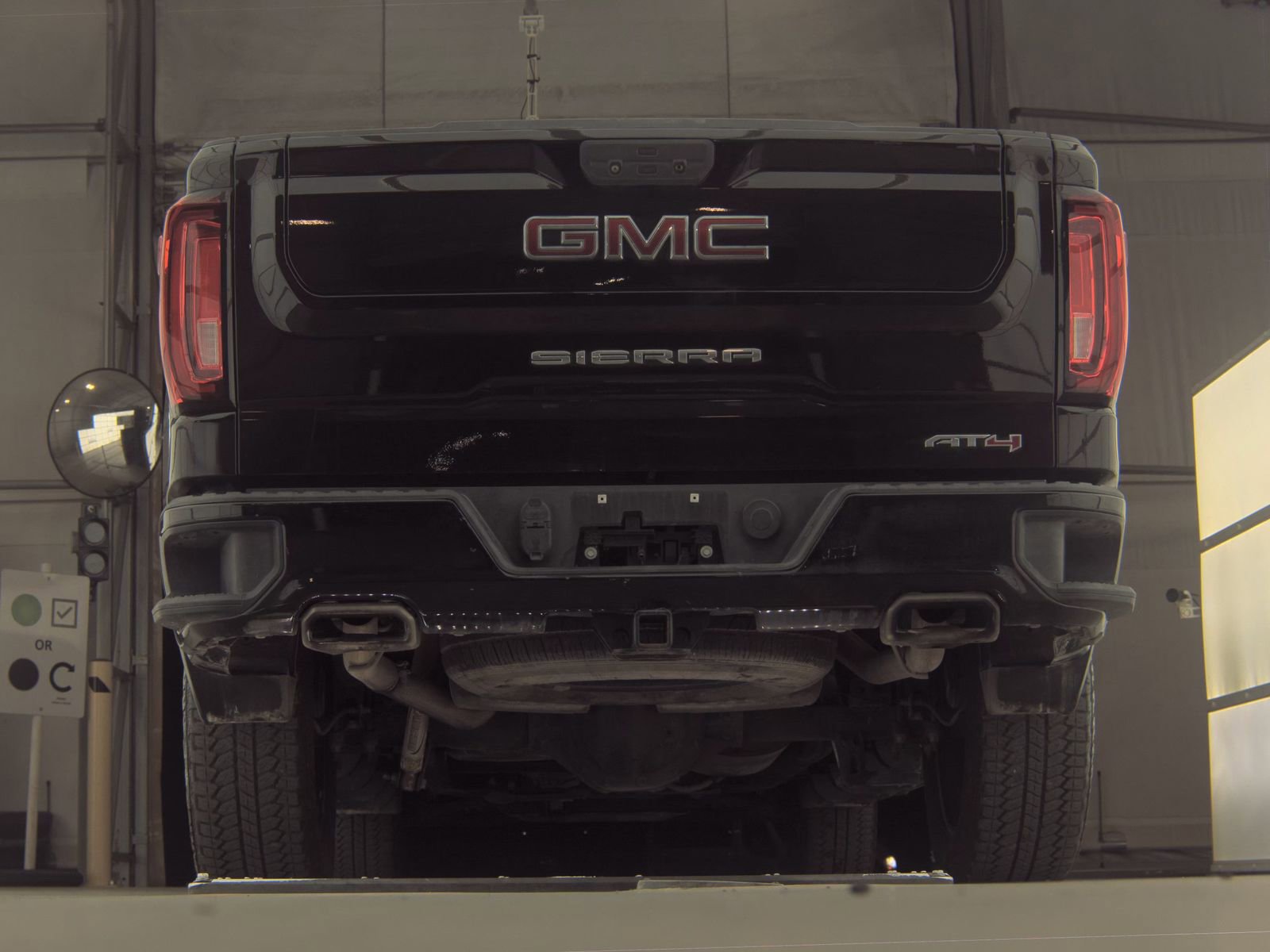 Used 2019 GMC Sierra 1500 AT4 w/ AT4 Preferred Package image 7