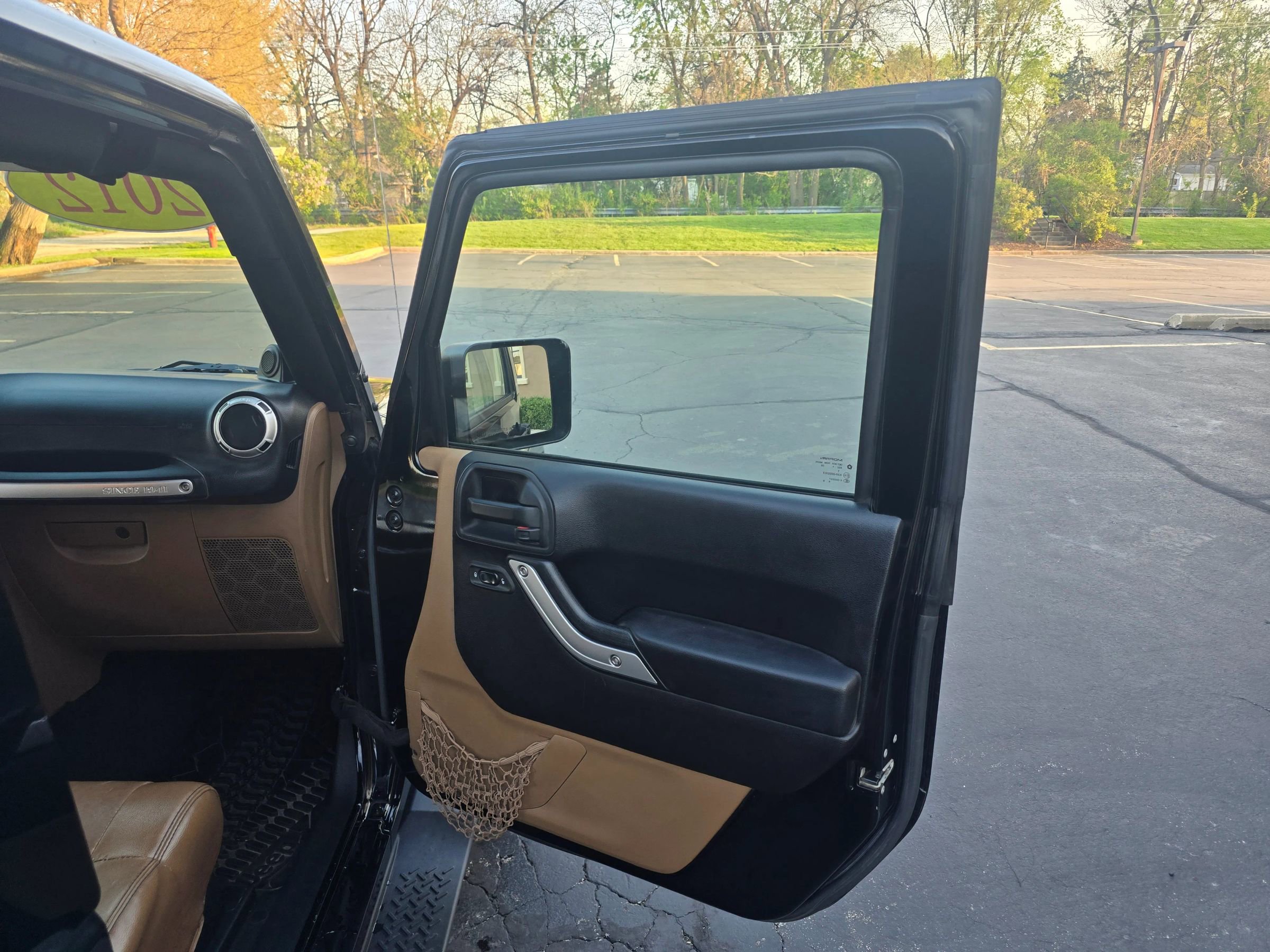 Used 2012 Jeep Wrangler Sahara w/ Connectivity Group AWD/4WD image 27