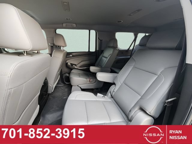 Used 2017 Chevrolet Suburban LT w/ LT Signature Package AWD/4WD image 11