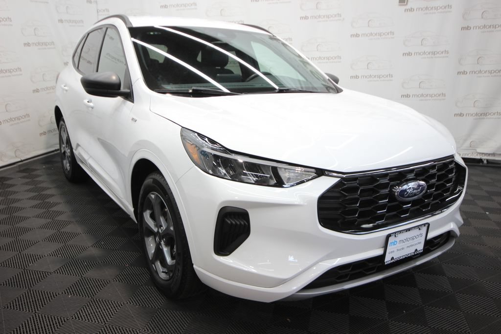 Used 2023 Ford Escape ST-Line AWD/4WD image 11