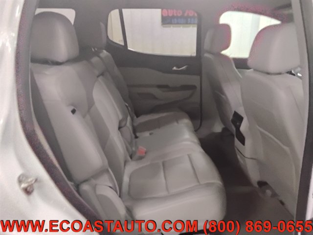 Used 2020 GMC Acadia SLT w/ LPO, Cargo Package FWD image 16