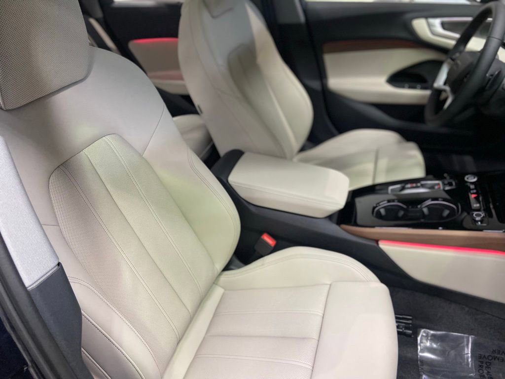 New 2025 Audi A5 2.0T Prestige image 8